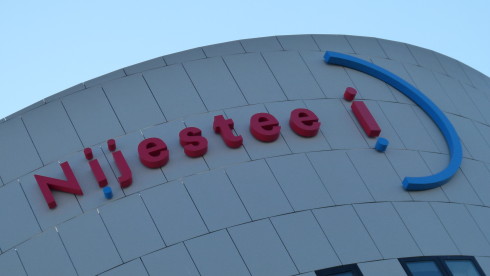 Rechter legt bouw veertien woningen in Oosterparkwijk stil vanwege tekort aan parkeerplek - Oog TV