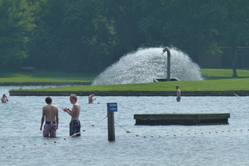 Warm weekeinde op komst, maar negatief zwemadvies Hoornse Plas - Oog TV