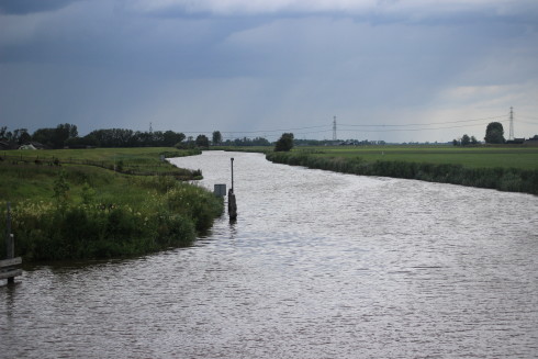 Zoektocht in wateren rond stad naar vermiste vrouw (update)