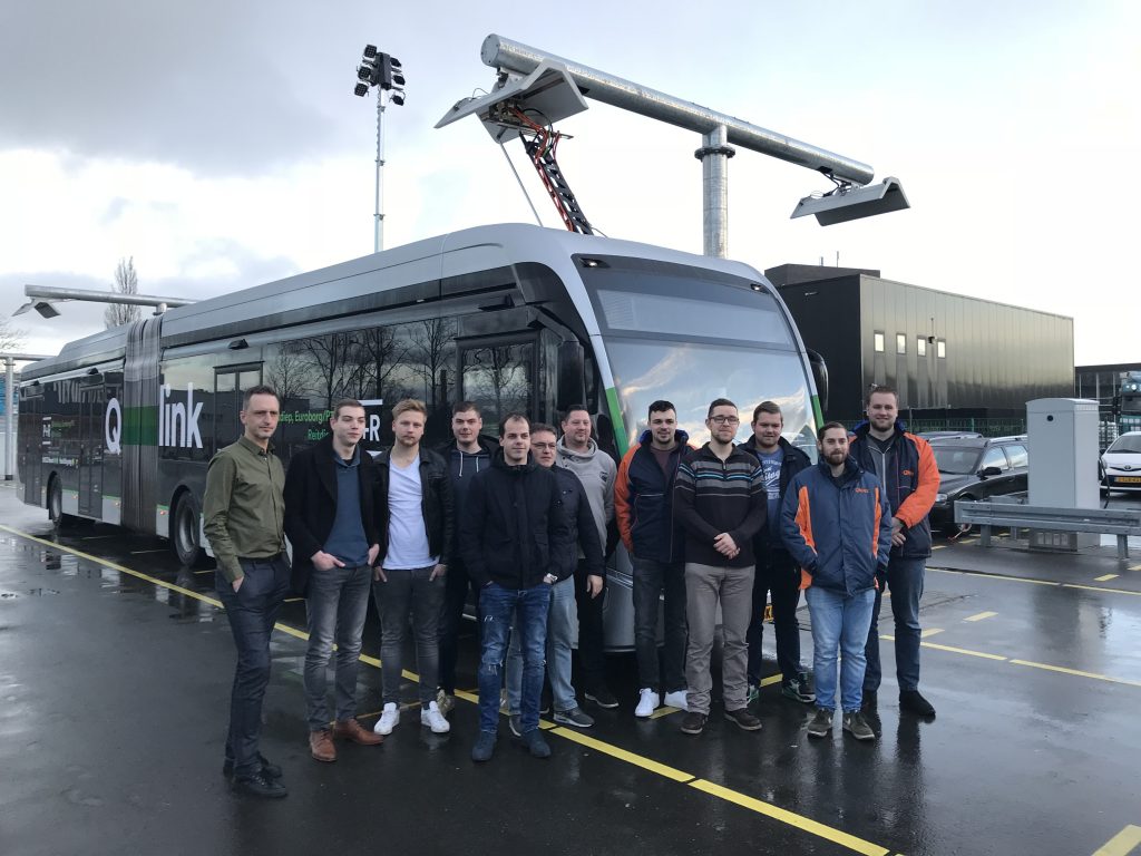 Studenten van start met werkleertraject tot buschauffeur bij Qbuzz