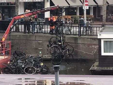 fietsen gracht Schuitendiep