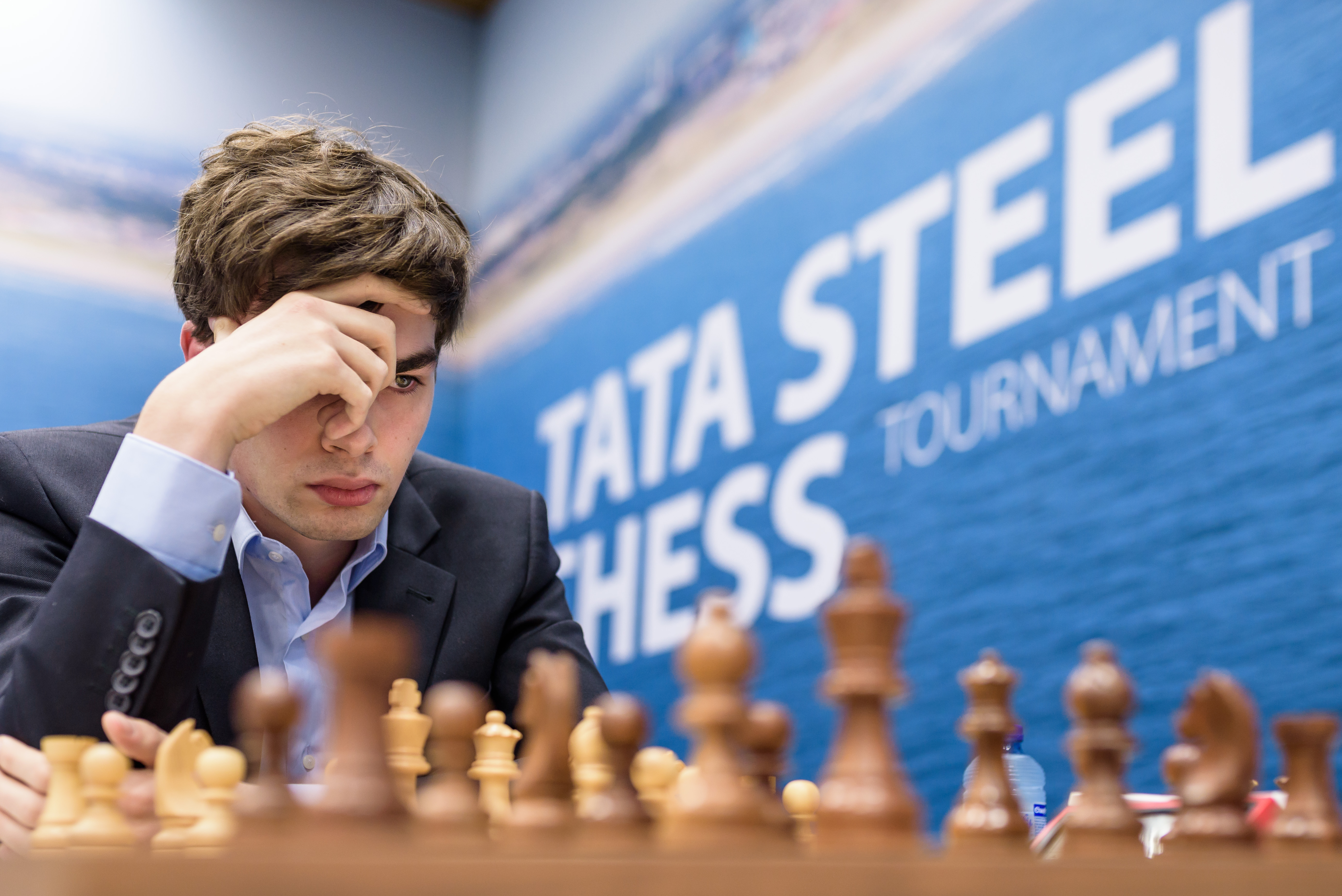 Червы онлайн играть бесплатно. Следующую партию играть. Если гроссмейстер а играет белыми то он выигрывает у гроссмейстера б. Мат в 3 хода в шахматах. Следующую партию играть.