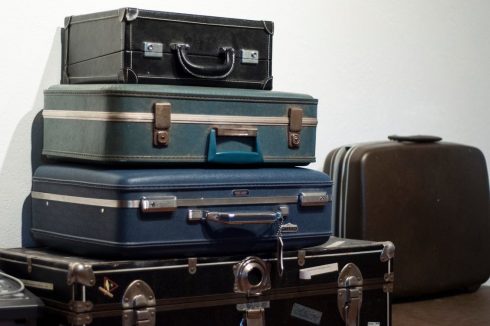 Streep door alle meerdaagse festivals met camping; vakantieregels binnen EU aangepast - Oog TV