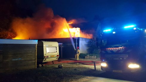 Partyclub in Waterhuizen verwoest door grote brand