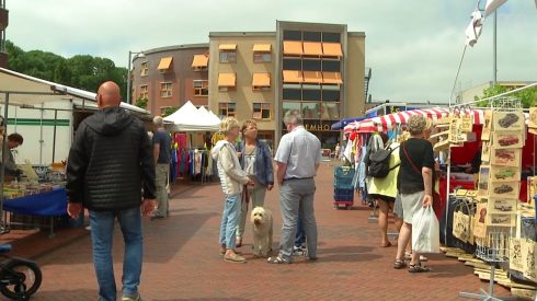 Braderie voor jong en oud in Ten Boer - Oog TV