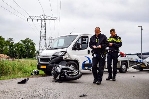 Motorrijder gewond bij verkeersongeluk in Hoogkerk - Oog TV