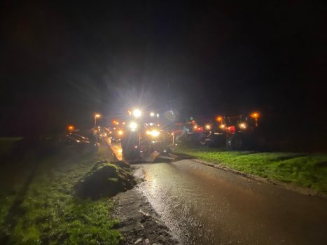 Protesterende boeren op de tractor richting Den Haag vertrokken - Oog TV