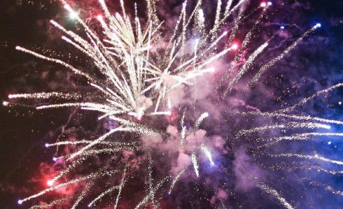 Gemeente houdt vast aan ‘vuurwerkkoers’: lichtshow op Grote Markt, geen extra vuurwerkshows