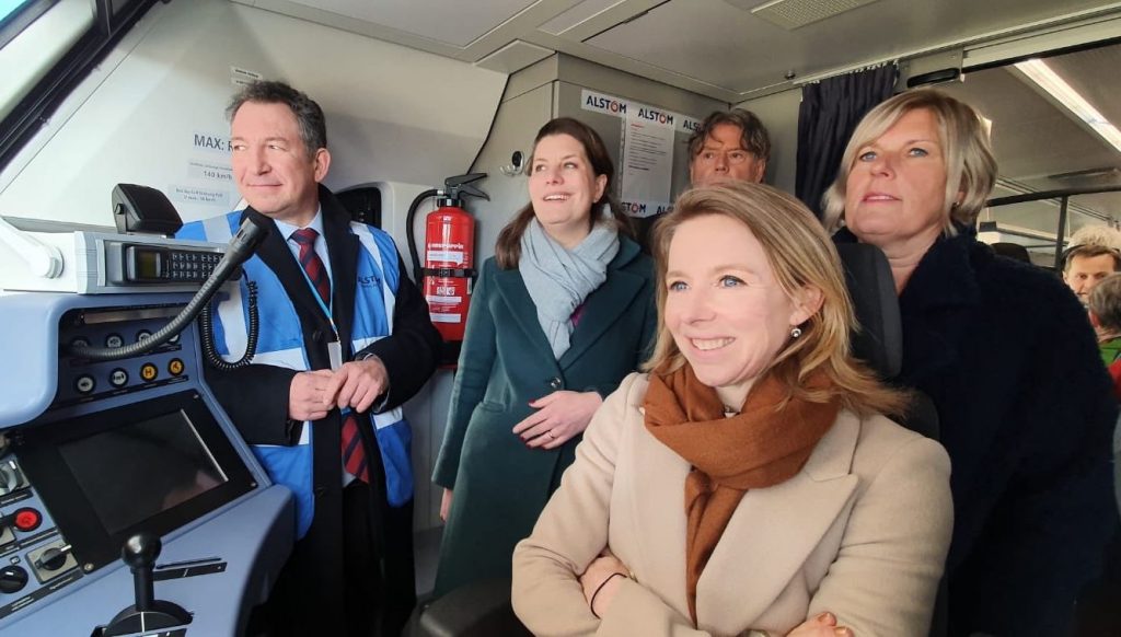 minister minister cordia ilint waterstoftrein