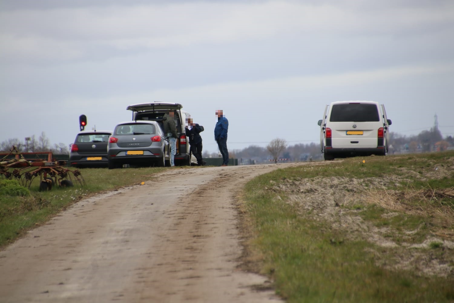 Politie start groot onderzoek na aantreffen vrouw in water #groningen:.