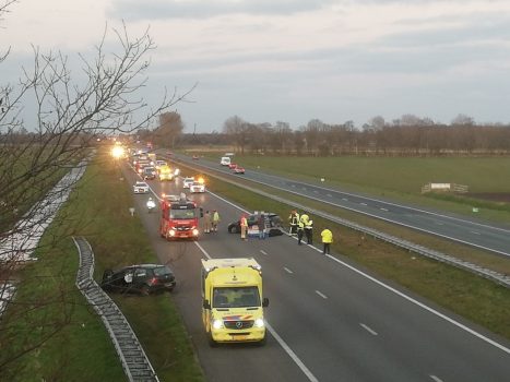 A7 richting Friesland dicht vanwege ongeluk bij Marum - Oog TV