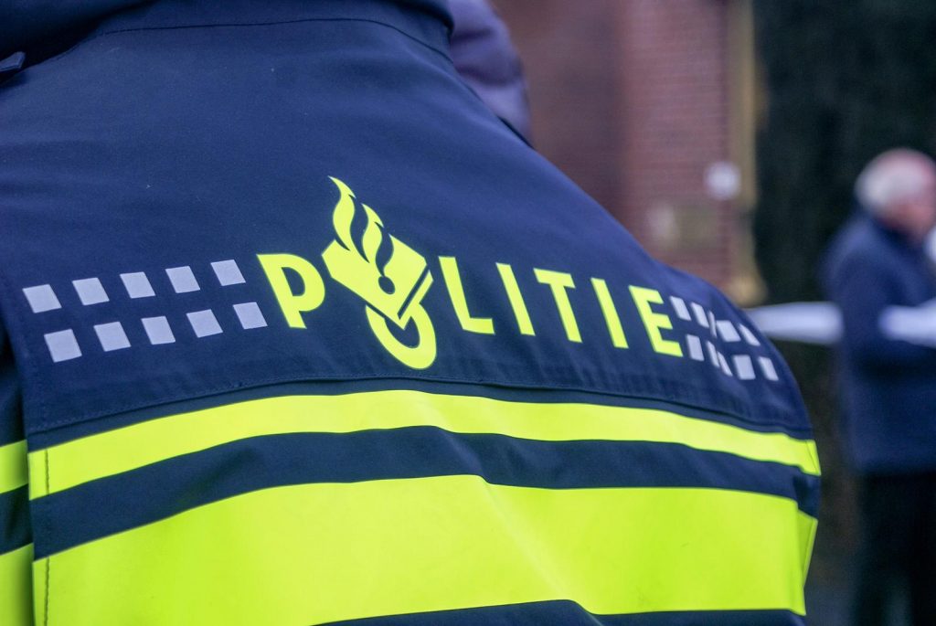 17-jarige jongen uit Almere aangehouden na twee gewapende (..)