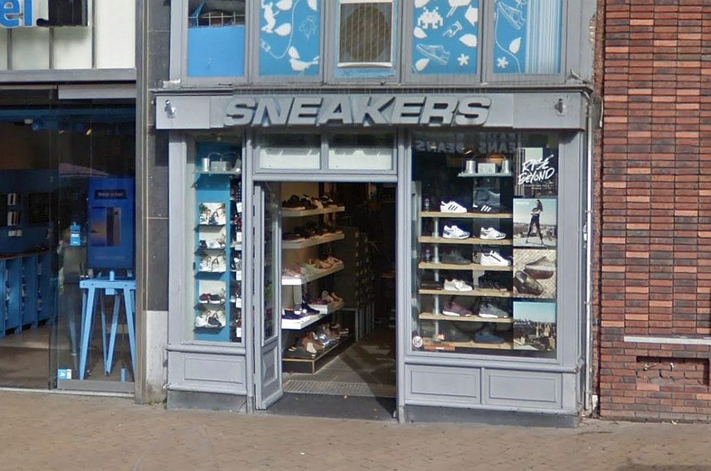 schoenenwinkels Sneakers in op slot door faillissement |