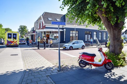 Scooter en auto botsen in Paterswolde - Oog TV