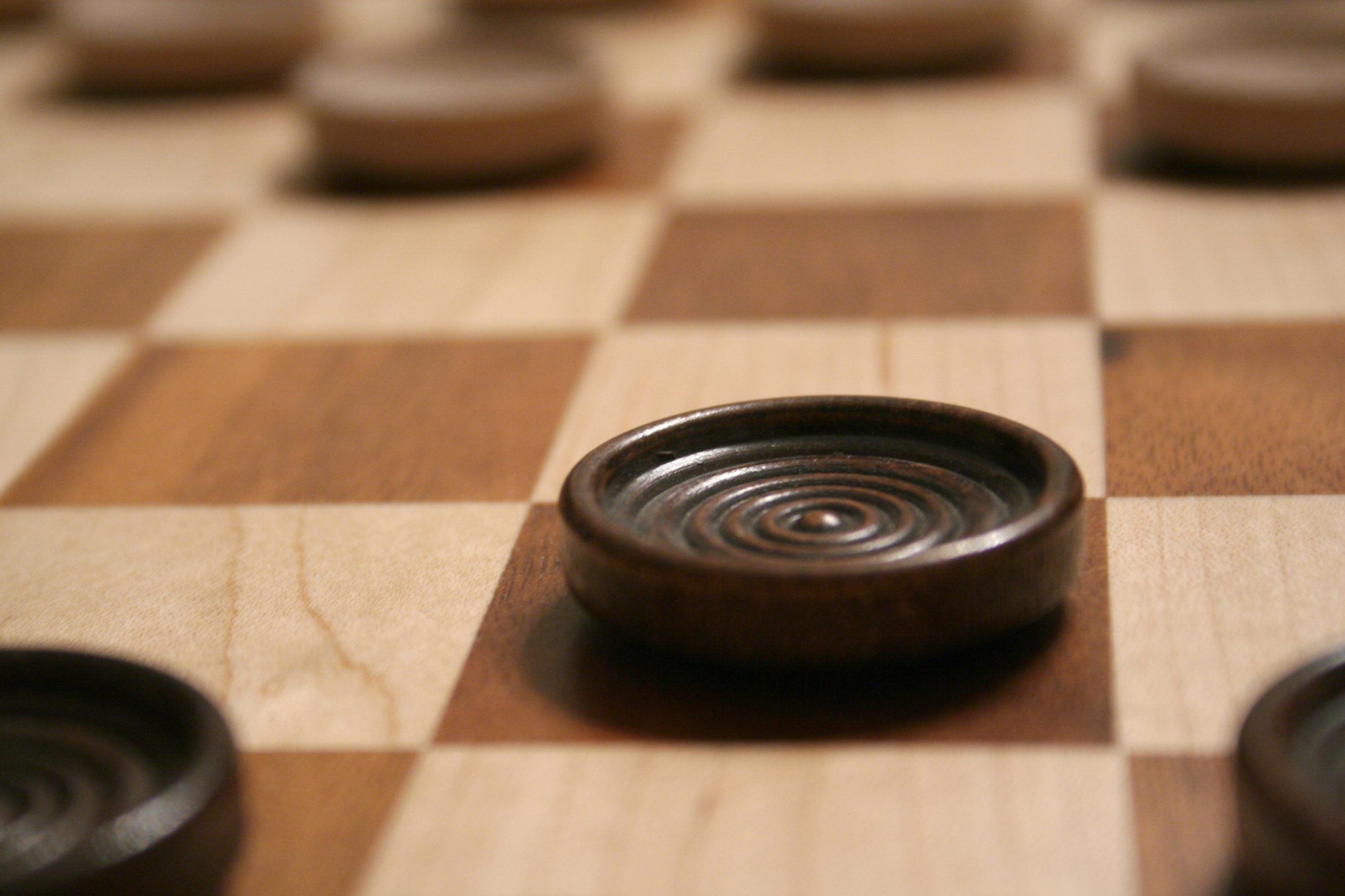 Check game. Шашки пул чекерс. Русские шашки. Игровое поле для шашек. Старики играют в шашки.