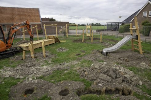 Speelplek Thesinge door bewonersinitiatief volledig vernieuwd - Oog TV