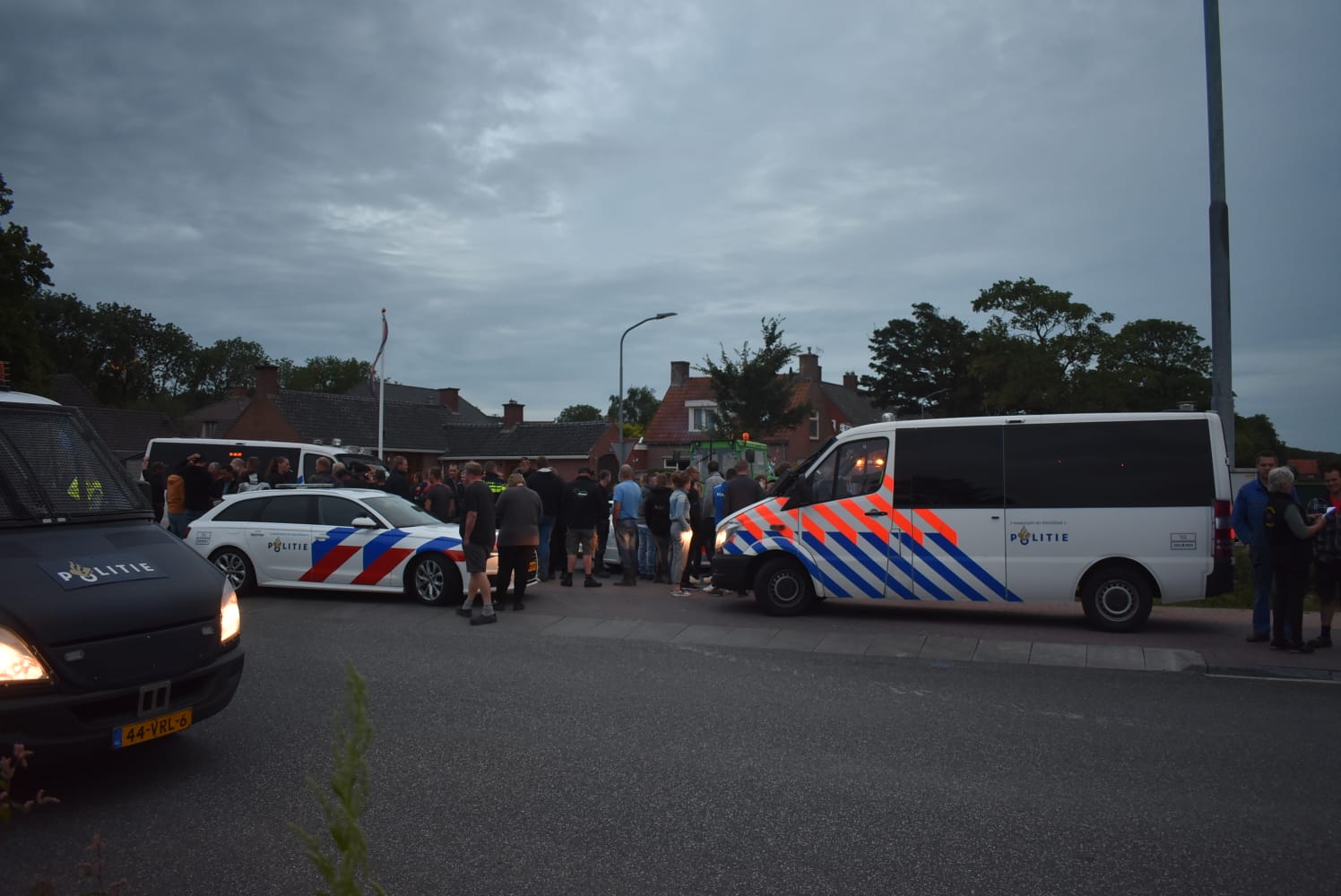 Zo'n tachtig trekkers zijn vanuit Adorp richting Stad vertrokken.