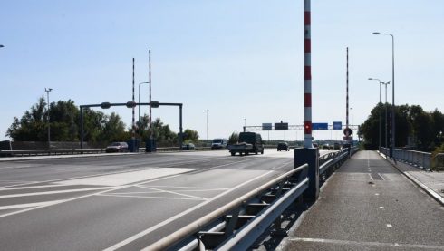 Korte storing bij Driebondsbrug zorgt voor verwarring bij automobilisten - Oog TV