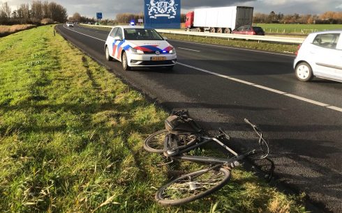 Fietser van snelweg gestuurd op A7 bij Westerbroek; man wilde naar Duitsland fietsen