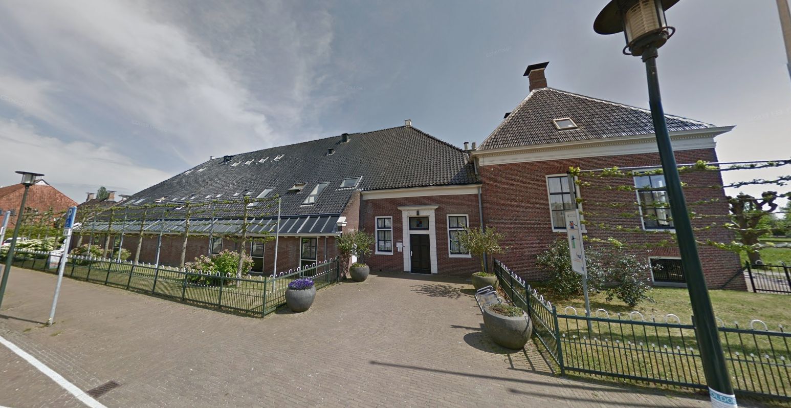 Gemeente wil oud gemeentehuis Ten Boer nieuw leven geven, maar wel met huidige gebruikers