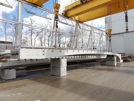 Eerste betonligger voor nieuwe Kattenbrug is klaar - Oog TV