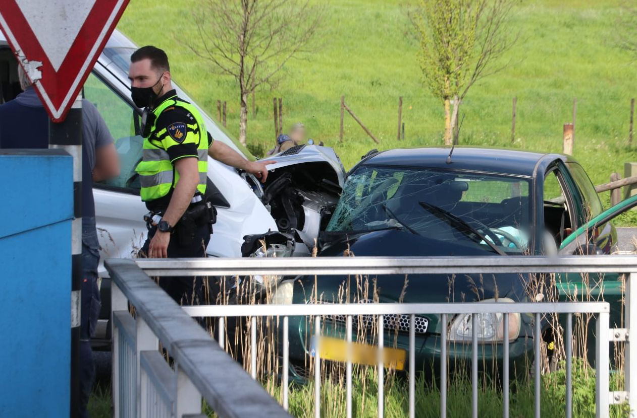 Jongeman raakt gewond bij ongeval op Duinkerkenstraat #groningen:.