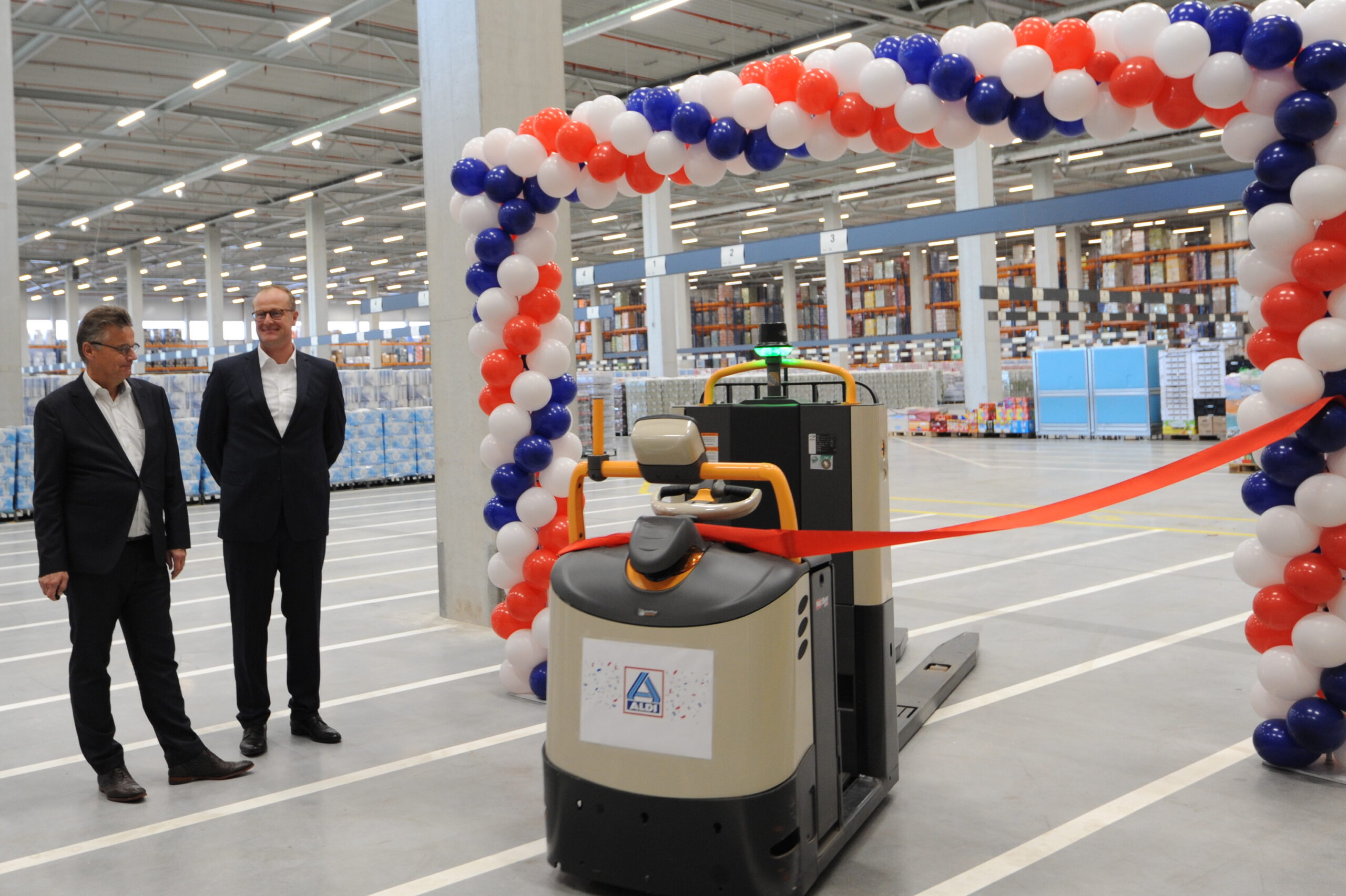 Nieuw distributiecentrum van ALDI geopend op Westpoort OOG Groningen