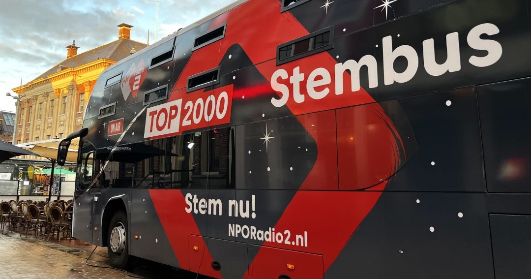 Top 2000-stembus dinsdagmiddag op Grote Markt