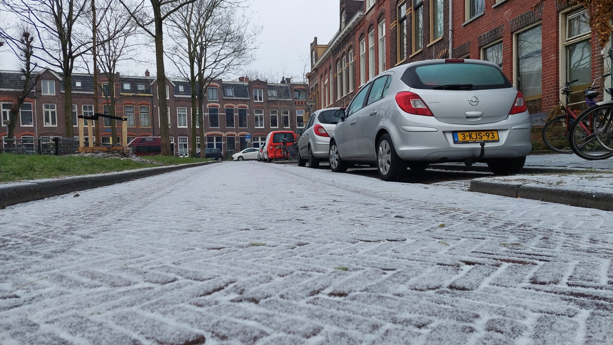 “Overtrekkend neerslaggebied kan twee tot drie centimeter sneeuw brengen”