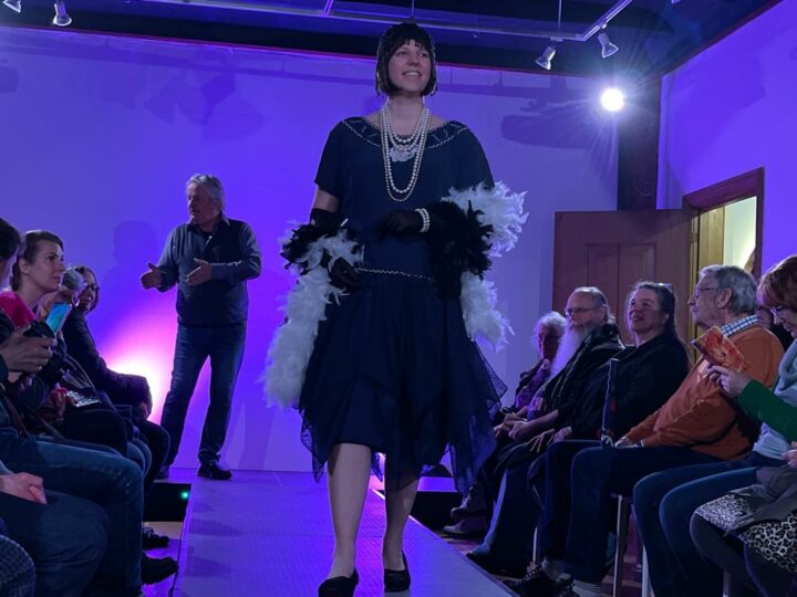 Historische kostuumshow in Museum aan de A: “Mode is een spiegel van de