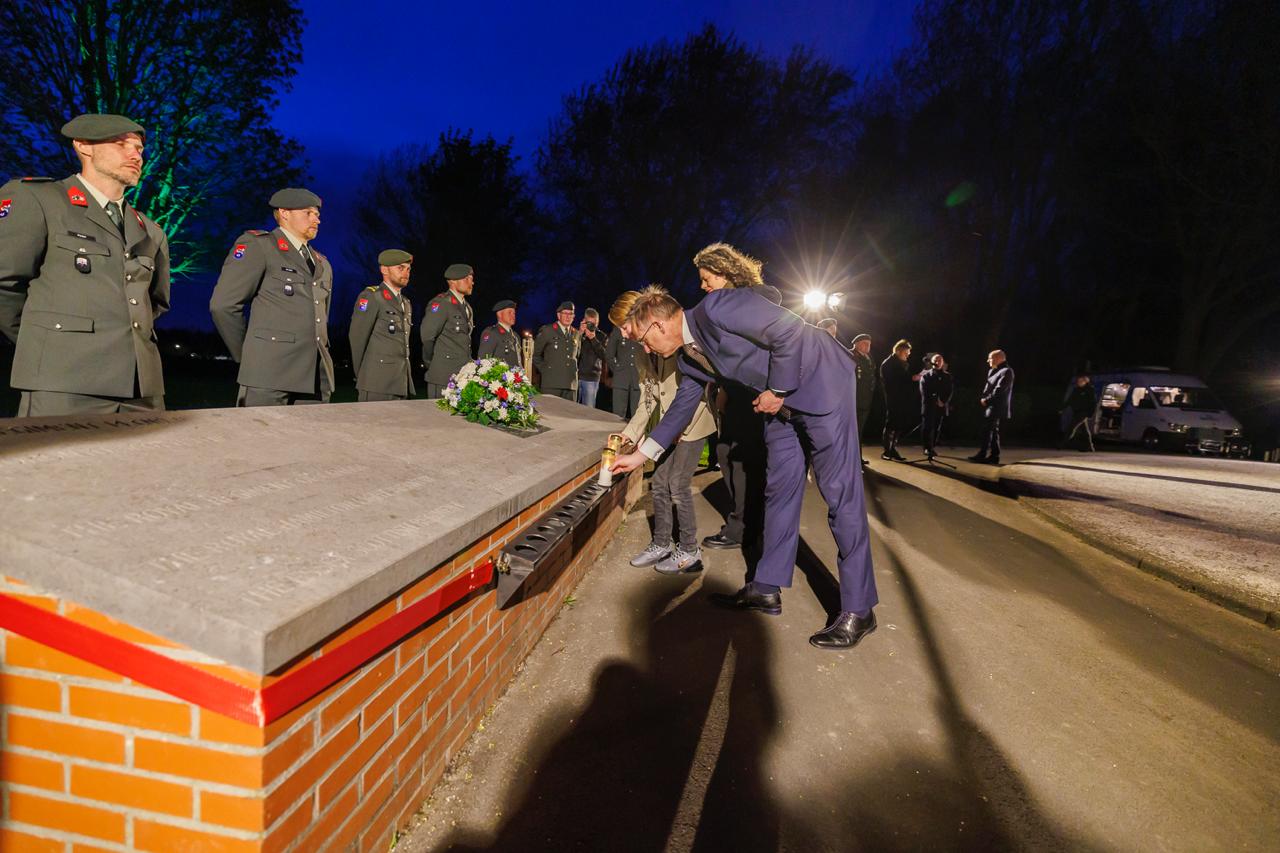 Herdenking 44 gevallen Canadezen in Bevrijdingsbos: “Vrijheid is kwetsbaarder dan we denken”