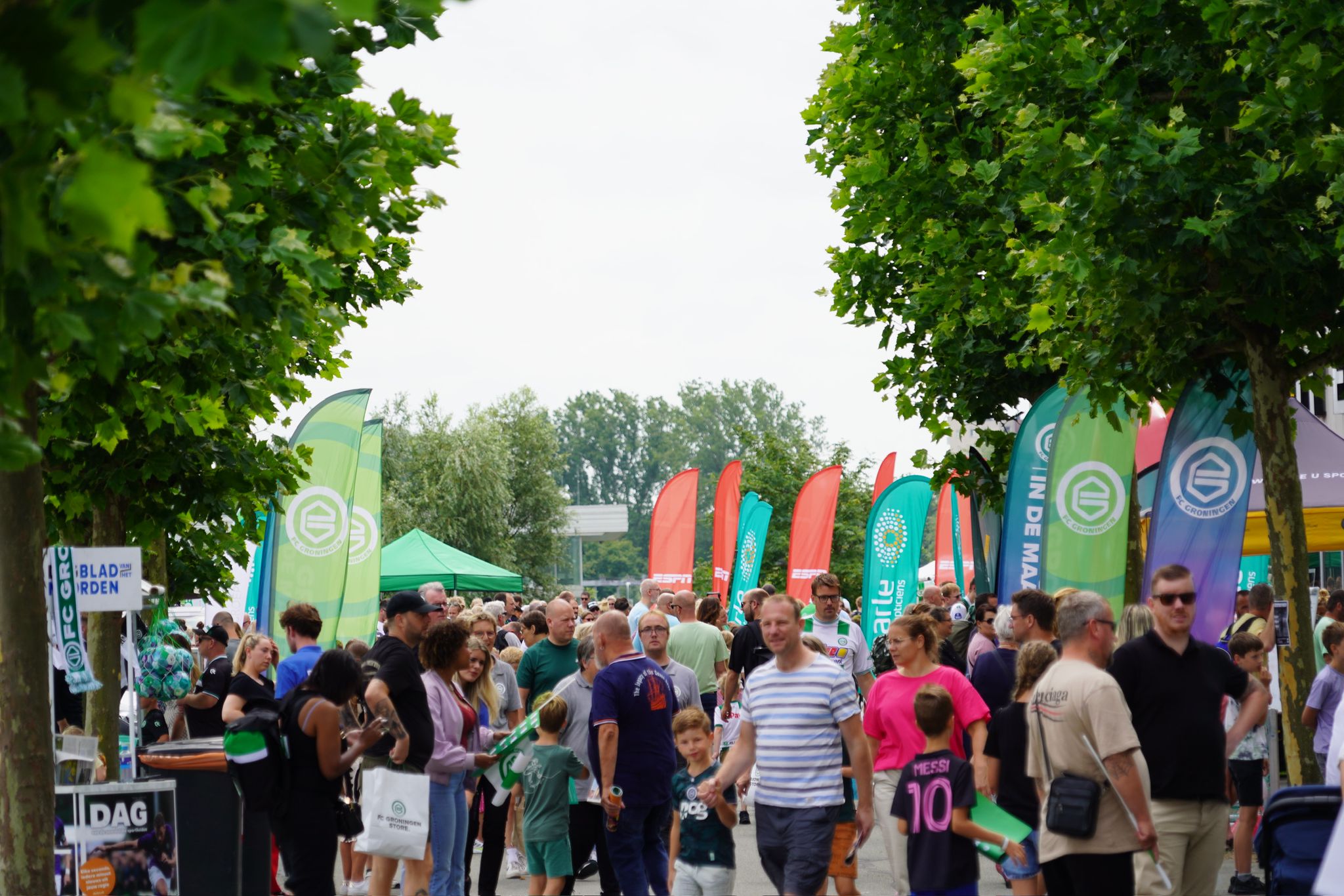 Open dag FC Groningen: handtekeningensessies en rondleidingen