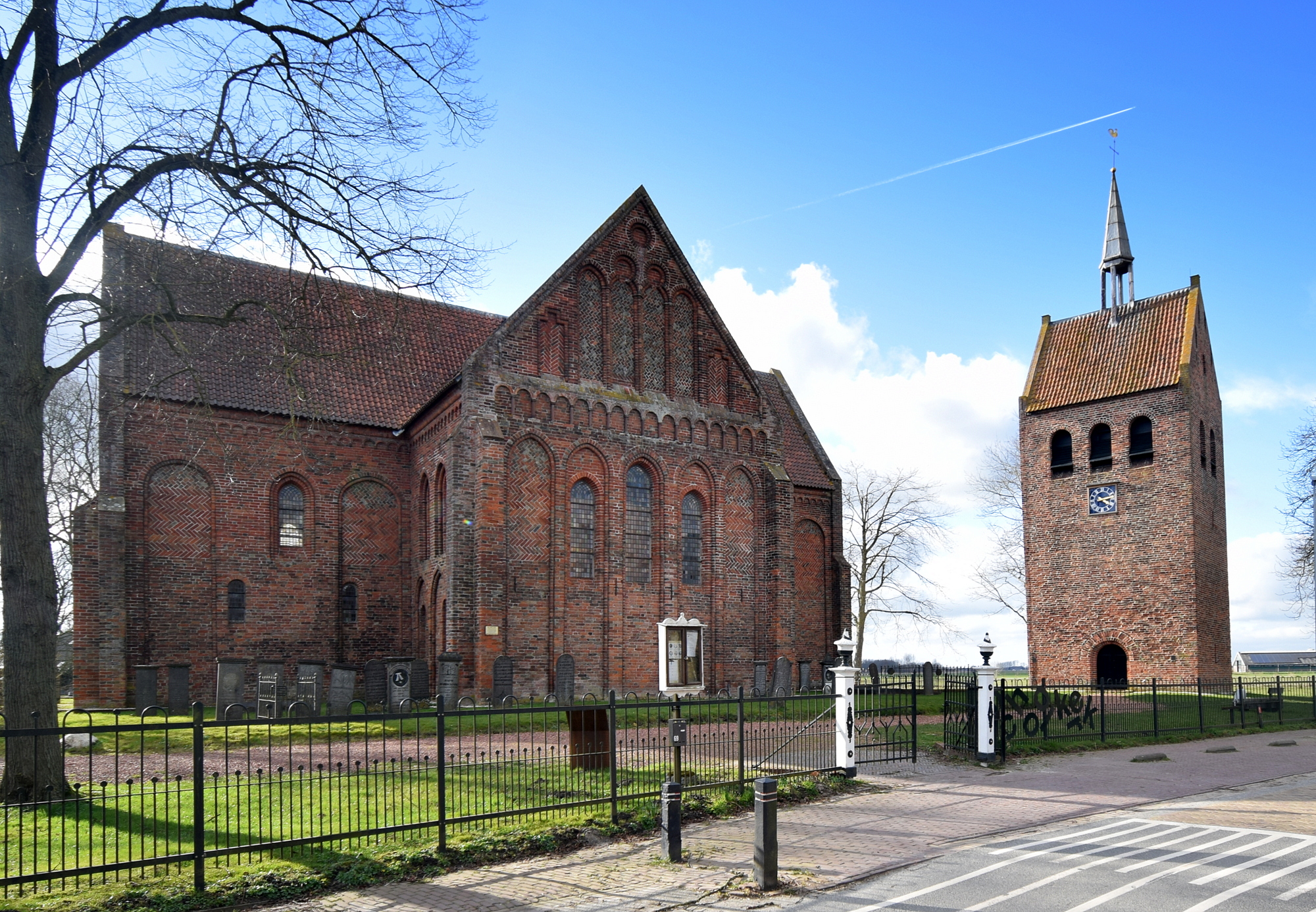 Mysterieuze boodschap uit 1943 in spits kerktoren na veertig jaar teruggevonden: “‘Leve Stalin’ ston
