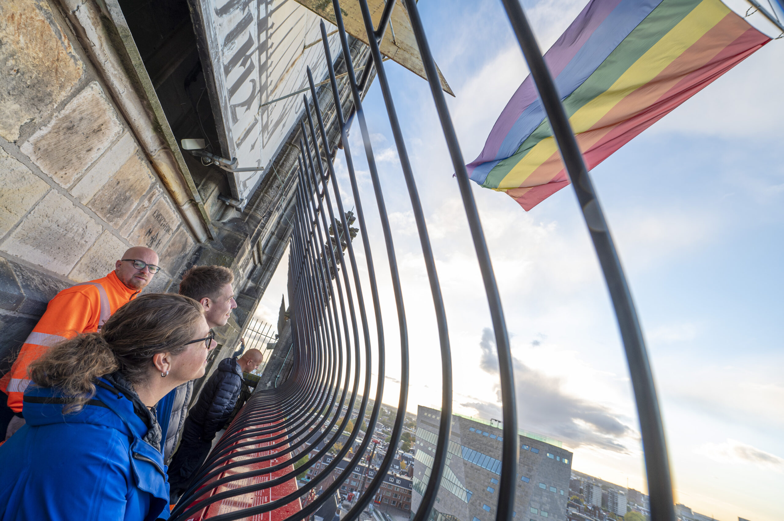 Maandag Coming Outday: regenboogvlag aan Olle Grieze