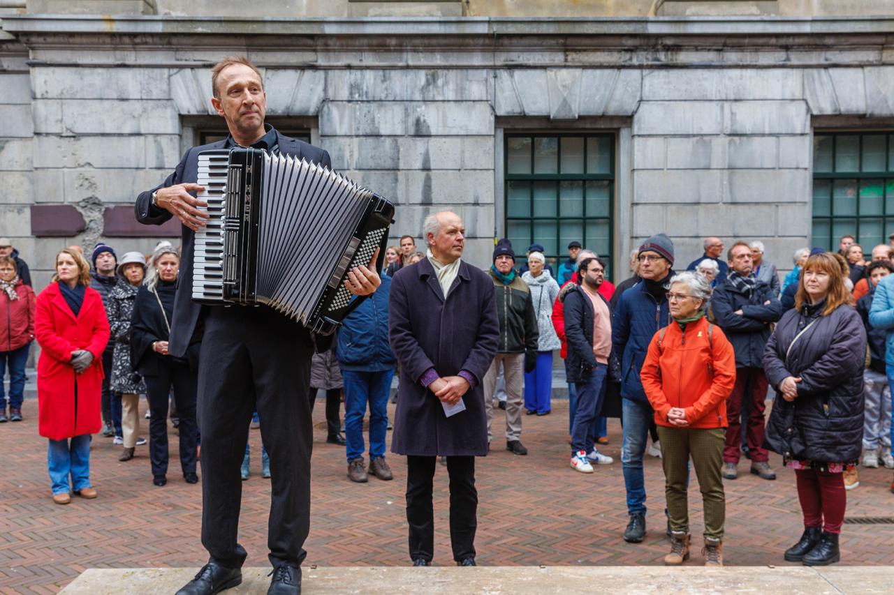 Kristallnachtherdenking: “De buren en klanten die toekeken, dát was het ergste”