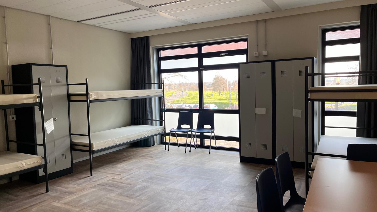 PVV wil uitleg over besluit om tijdelijke opvang Eemsgolaan om te zetten naar ‘normaal’ azc