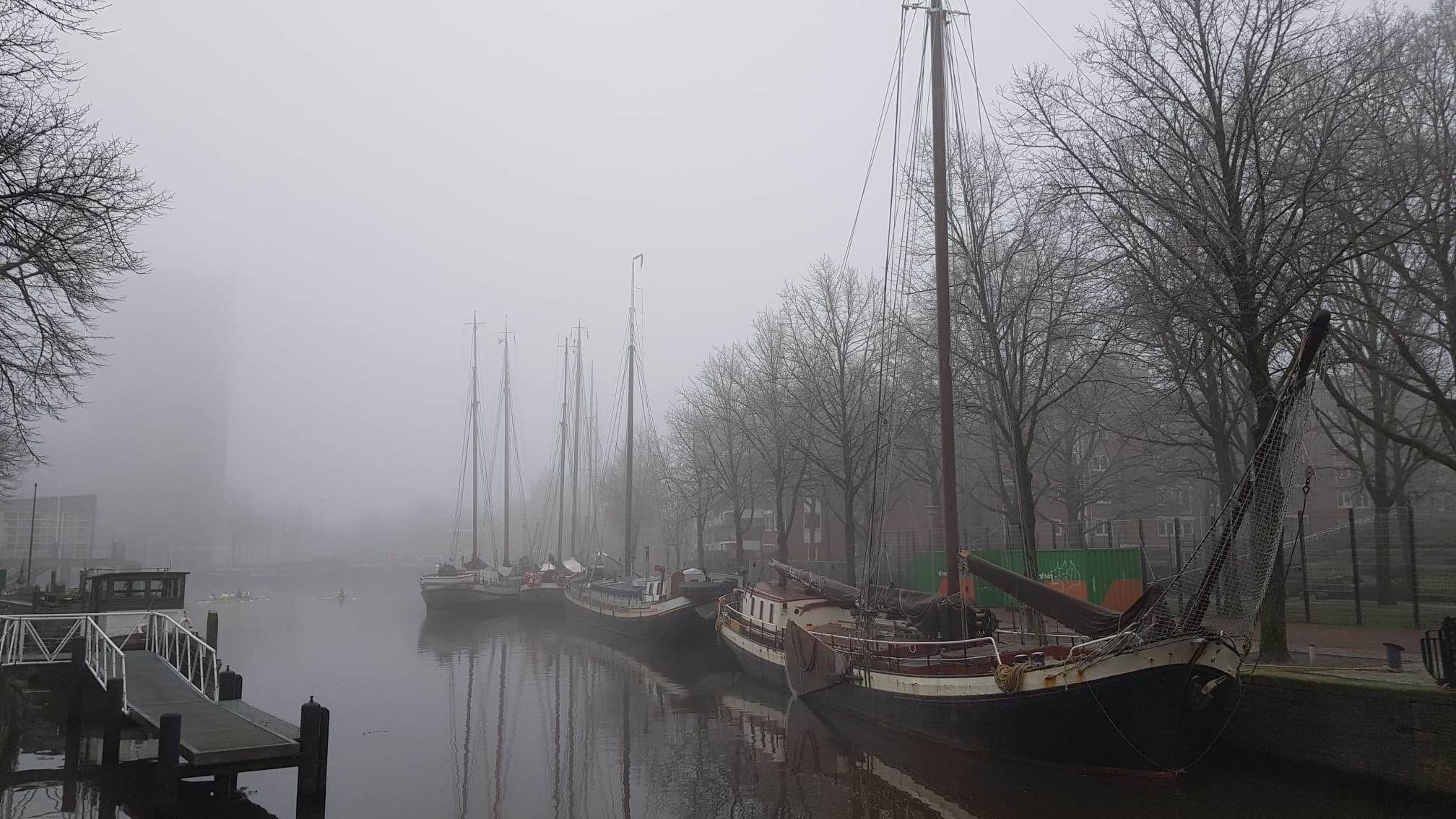 Zondag bewolkt bij 13 graden, in de loop van de week zachter.
