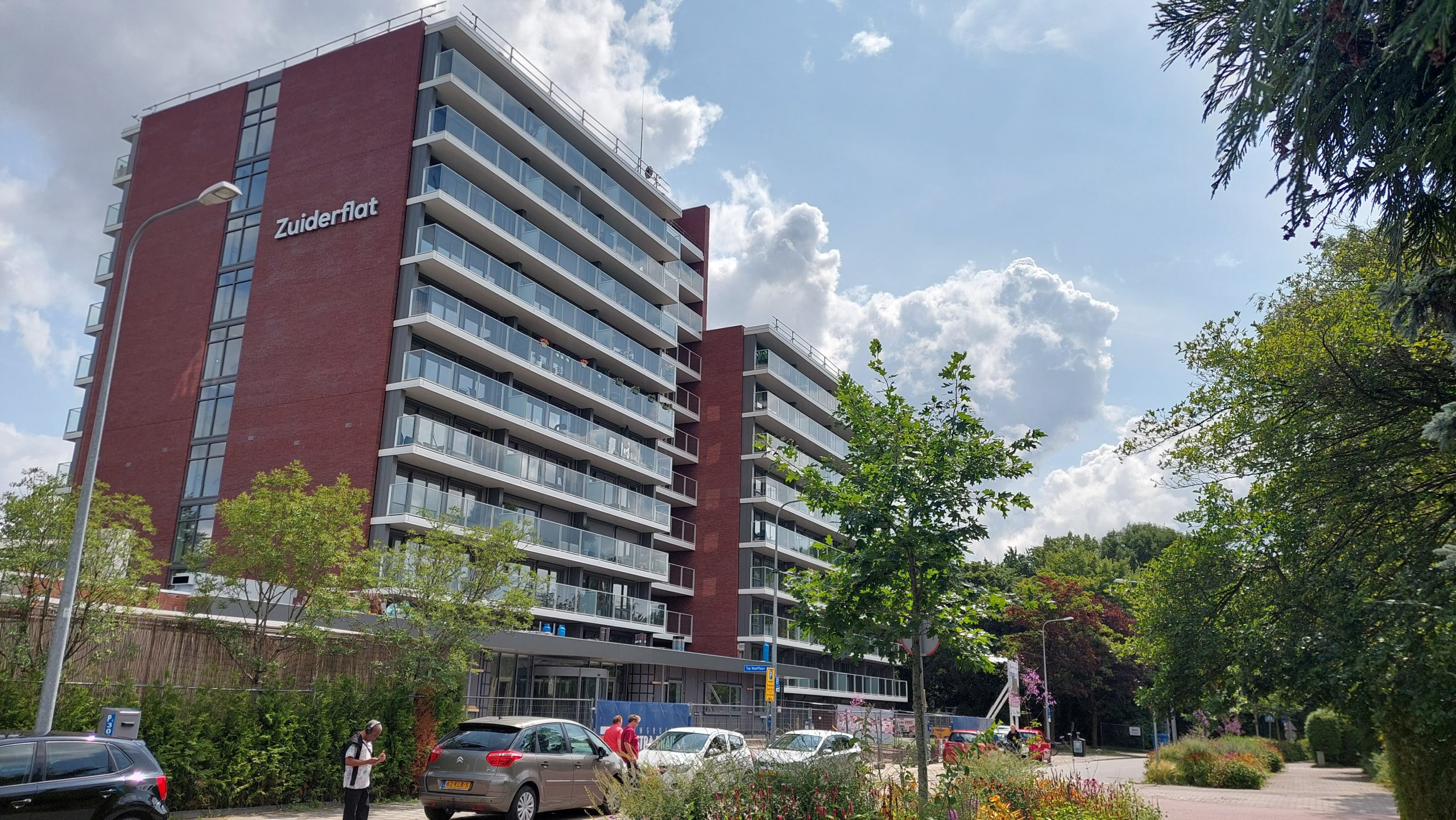 Politiek vraagt opheldering over Zuiderflat na klachten bewoners over misleiding bij renovatie