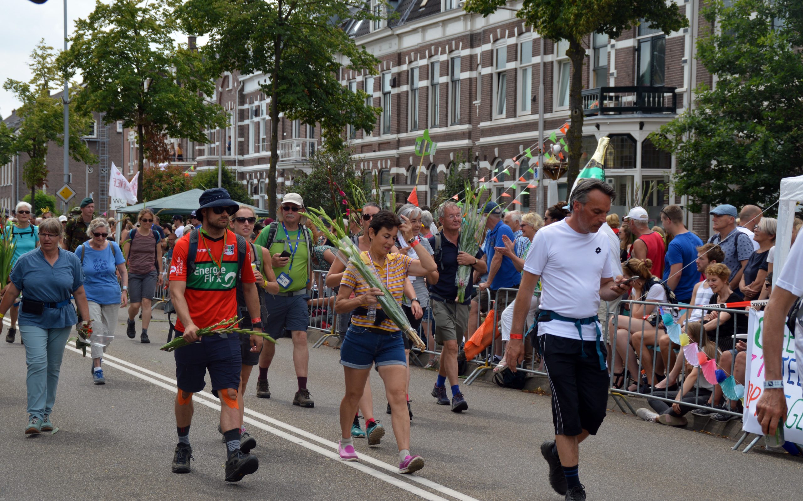 Peter hoopt Nijmeegse Vierdaagse voor de vierde keer te volbrengen: “Alle onenigheid smelt als sneeu