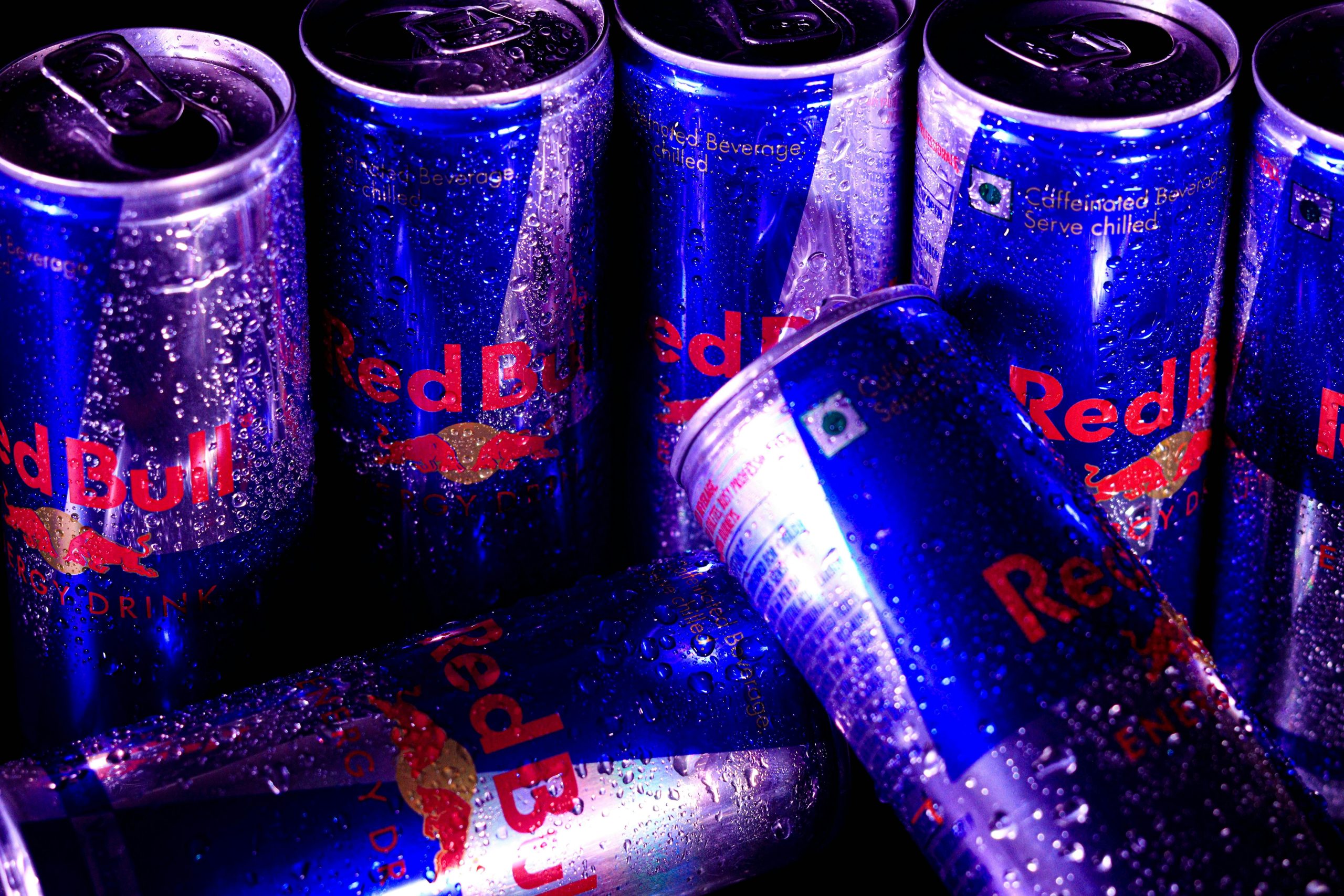 Groninger krijgt drie maanden cel voor diefstal duizenden blikjes Red Bull