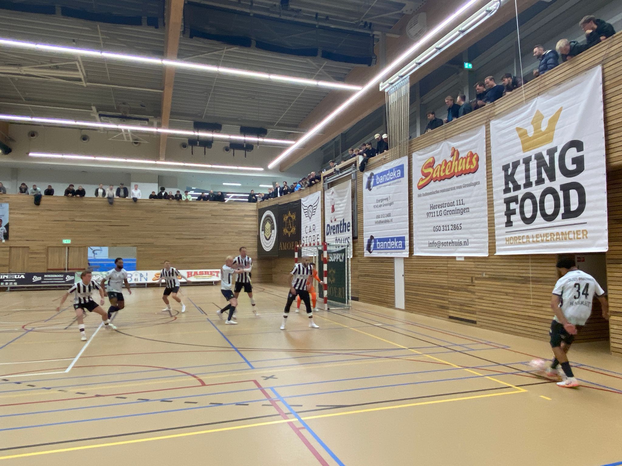 Zaalvoetbal: Ruime nederlagen Futsal Groningen en Drs. Vijfje