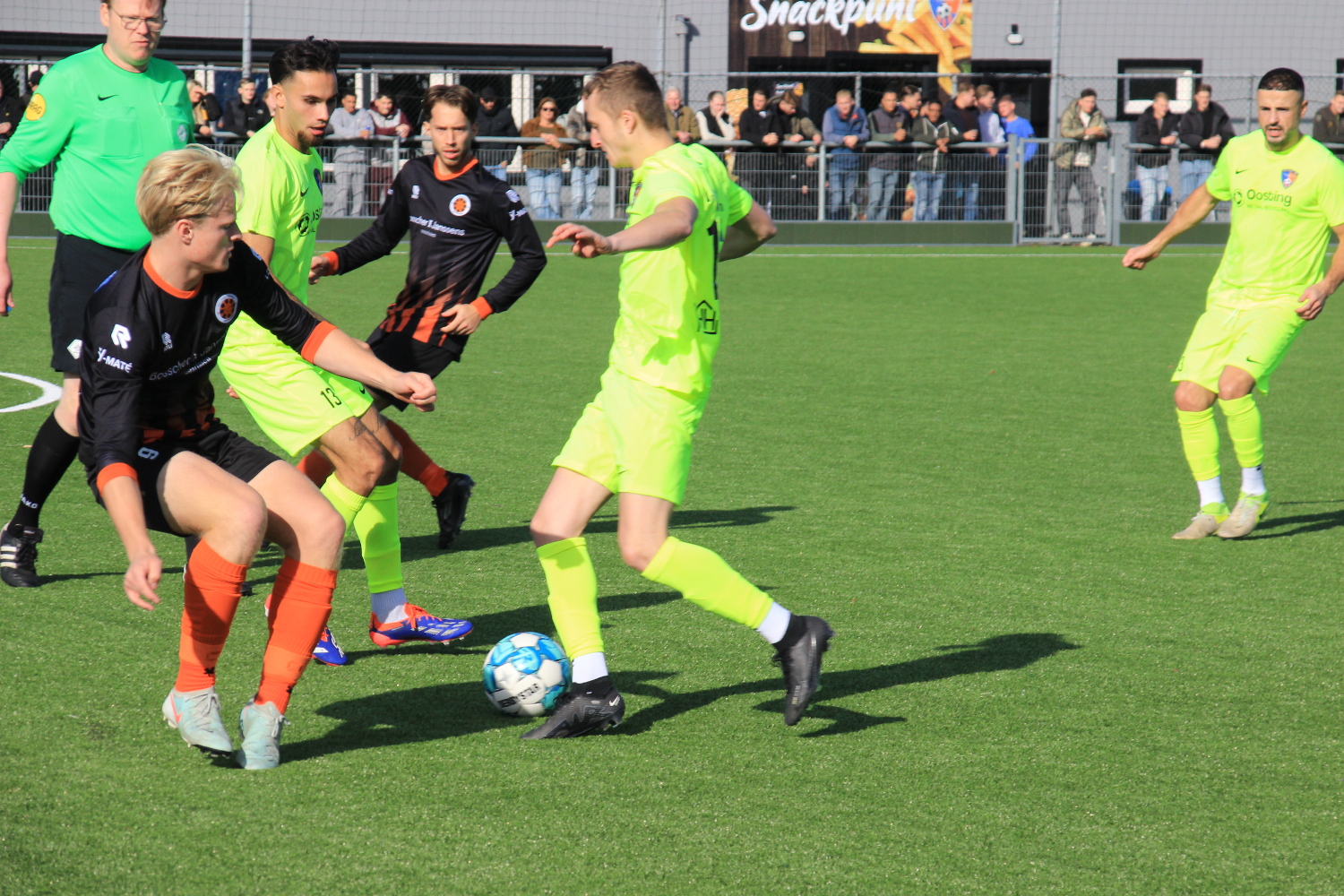 Een stadsderby in noordelijke districtsbeker, bekerhouder Velocitas naar HSC