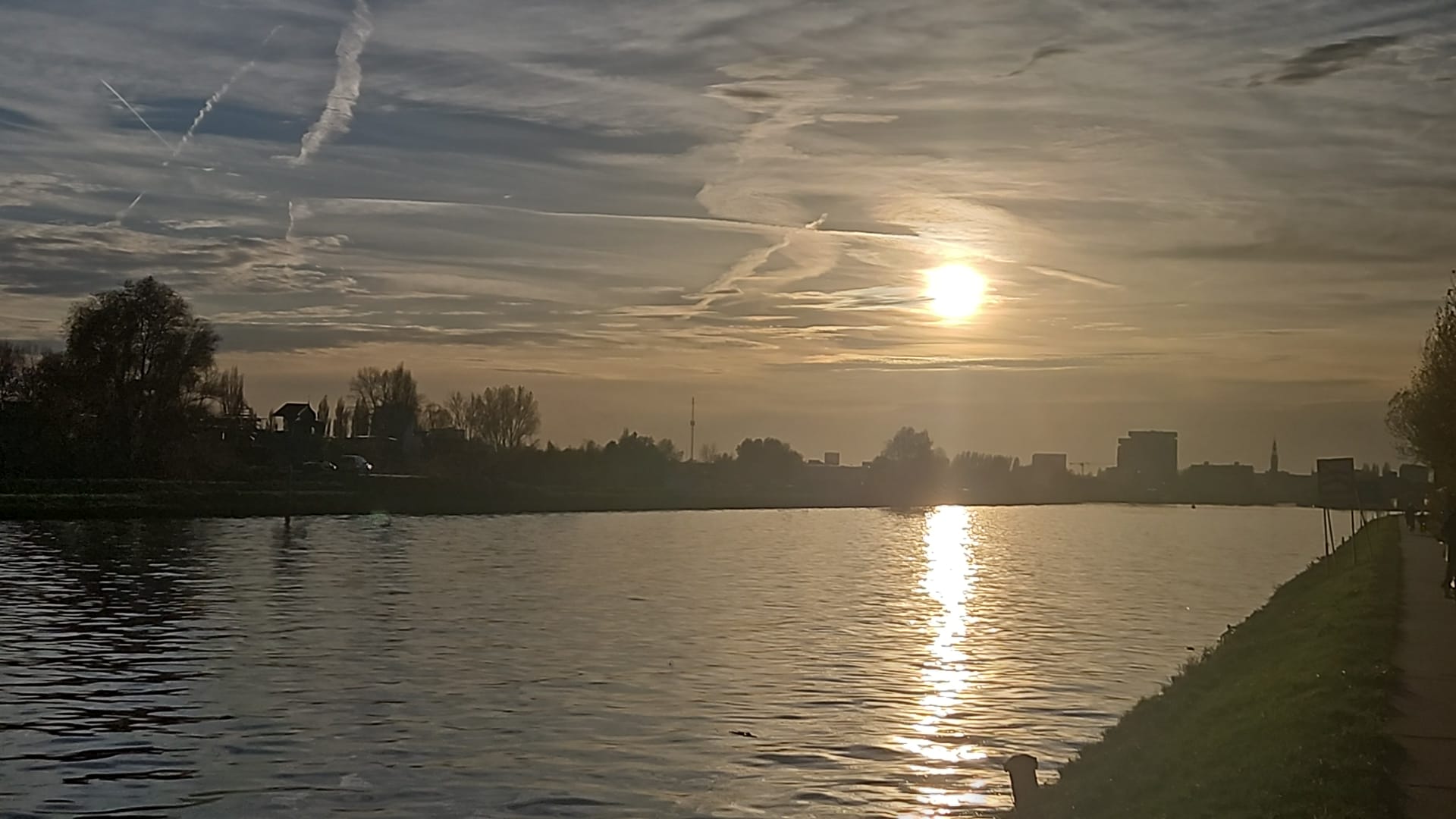 Zachte novemberdagen in het verschiet met af en toe zon en kans op mist