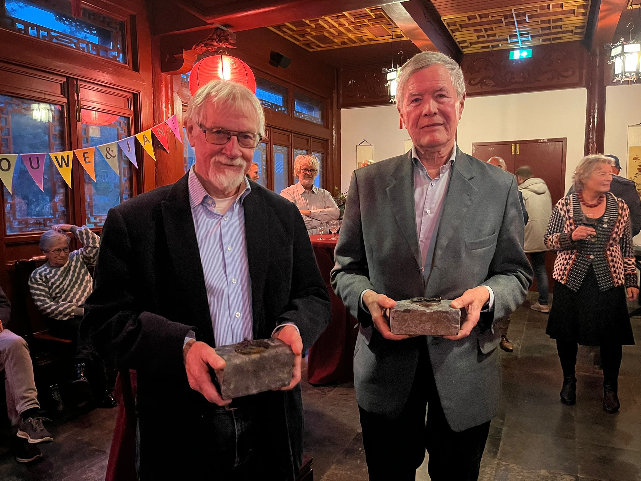 Douwe Wiersma en Jan Poutsma krijgen Erepenning voor inzet in Hortus Haren