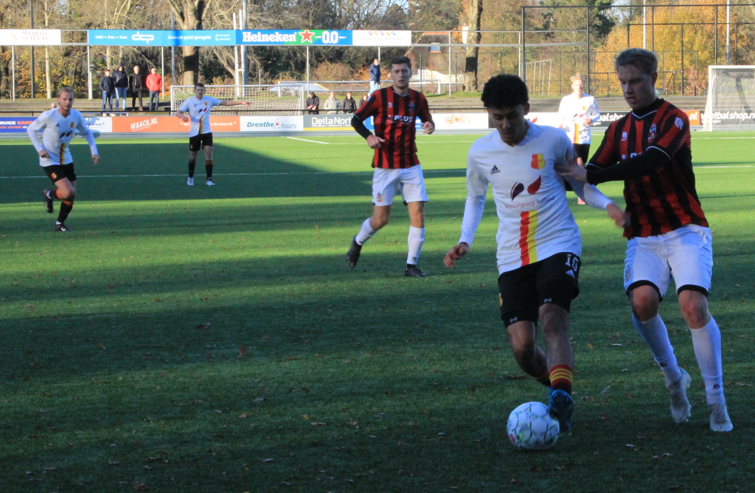 Amateurvoetbal: Be Quick verzuimt te profiteren, SC Stadspark haalt fors uit