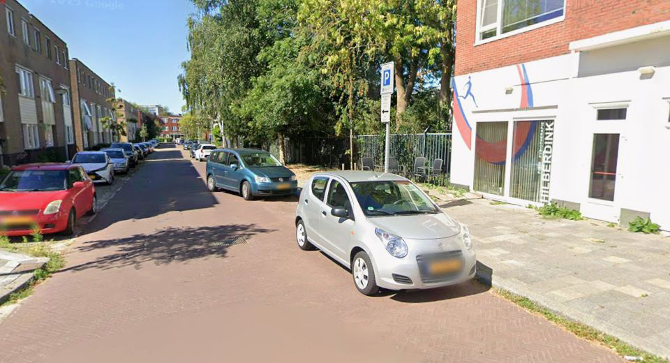 Fysiotherapiepraktijk in Helpman wil eigen parkeerschijfzone houden: ‘Veel cliënten hebben moeite me