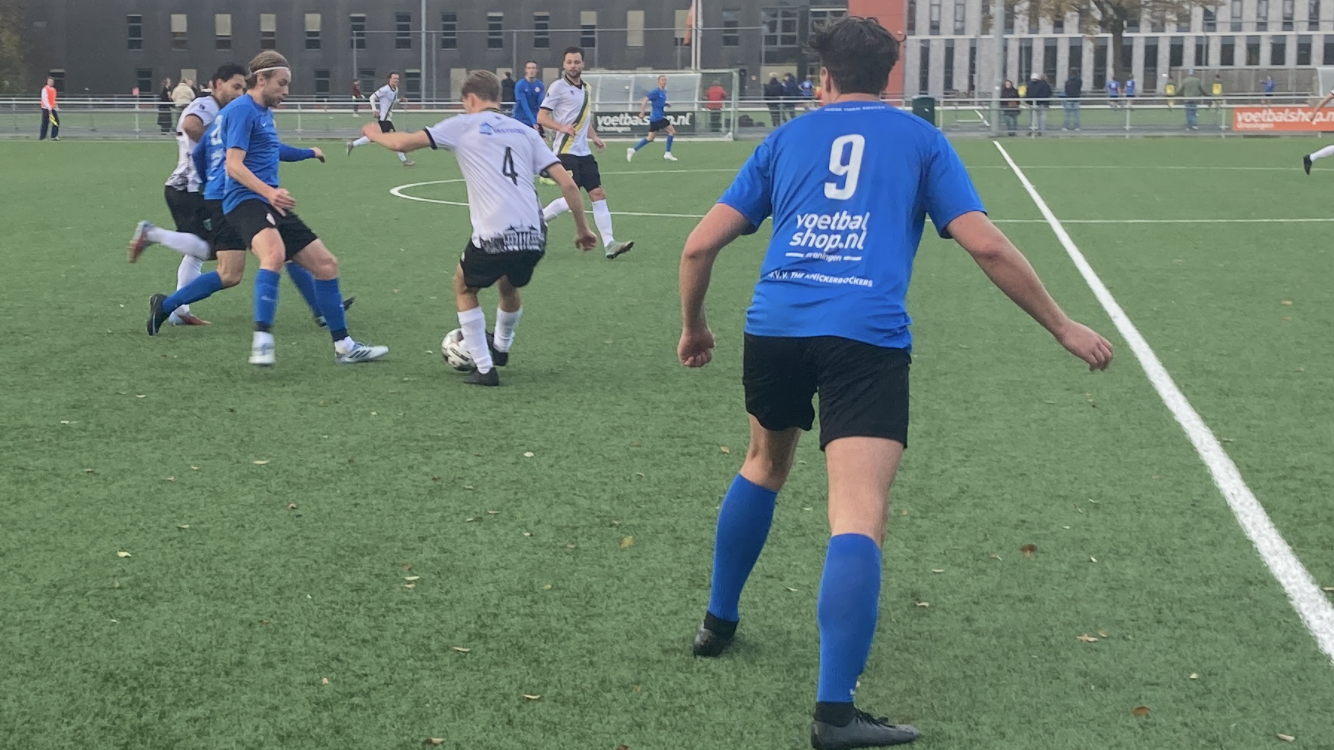 TKB kansloos in broedertwist tegen Groen Geel; Gorecht boekt late zege