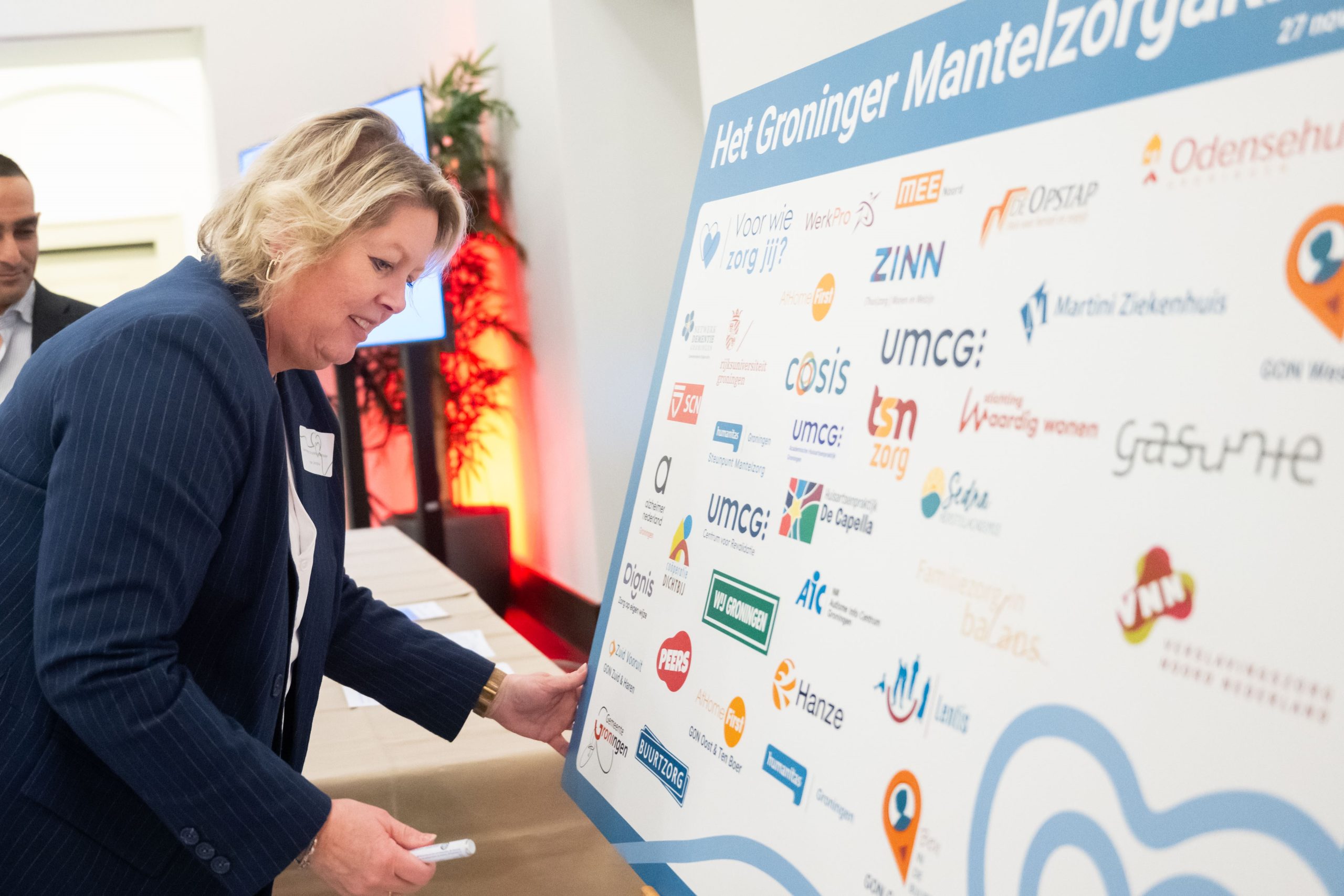 Gemeente ondertekent met tientallen organisaties Groninger Mantelzorgakkoord