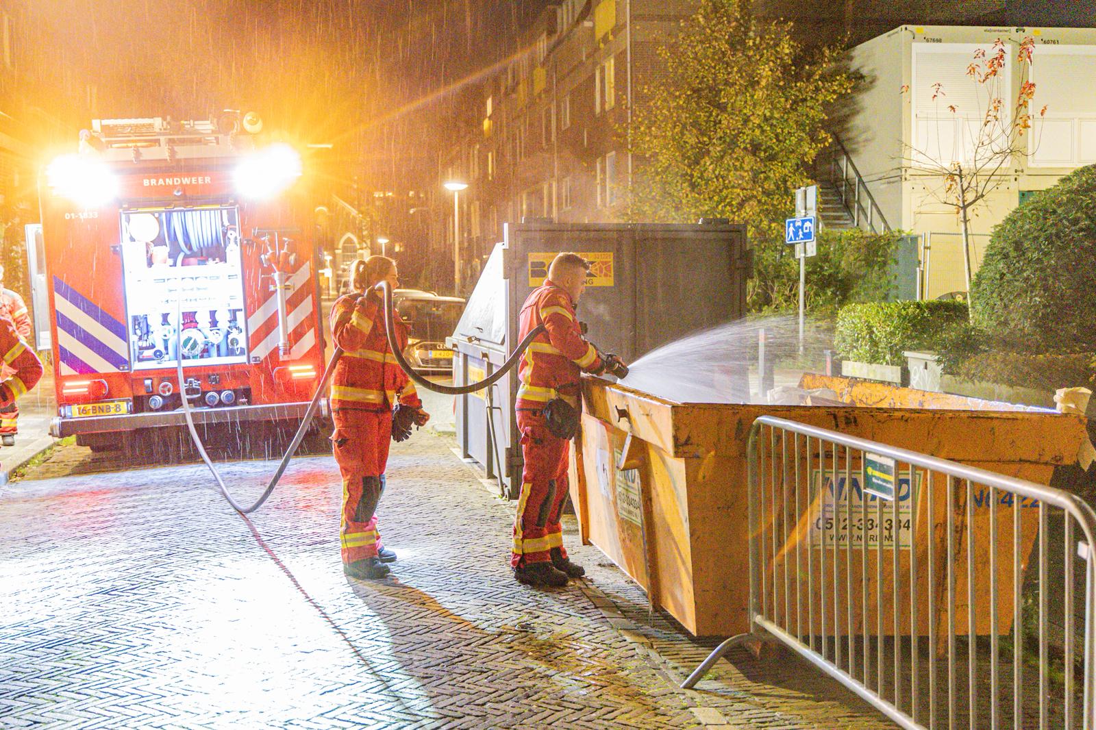Brand in bouwcontainer Helper Kerkstraat snel geblust