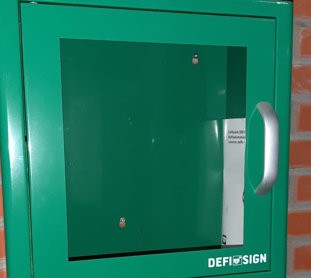 Defibrillator gestolen uit buurtcentrum Kostverloren: “Waarom doe je zoiets?”
